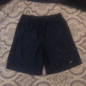 Men’s Nike athletic shorts size L